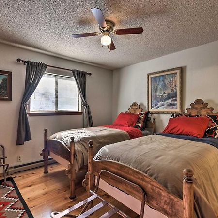 Downtown Red River Retreat With Mtn Views And Yard Eksteriør billede