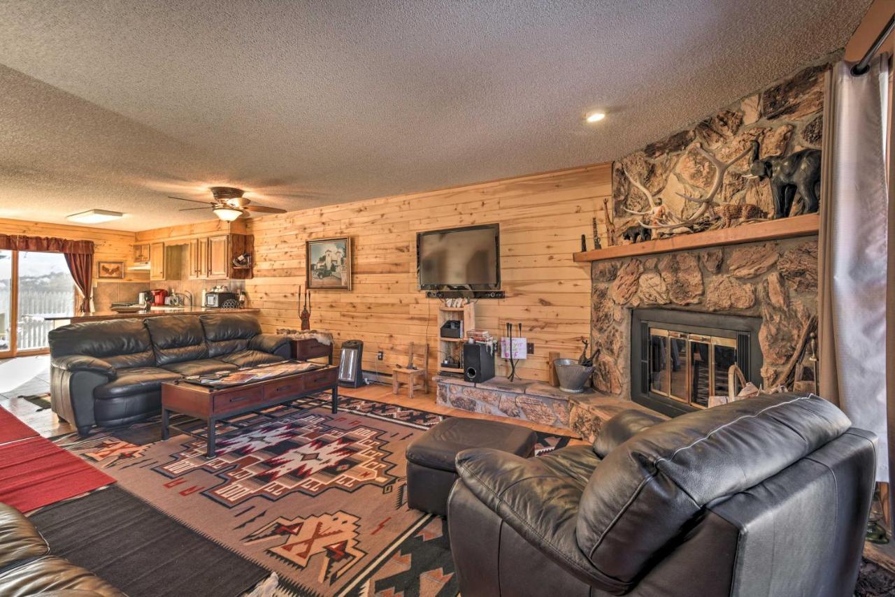 Downtown Red River Retreat With Mtn Views And Yard Eksteriør billede