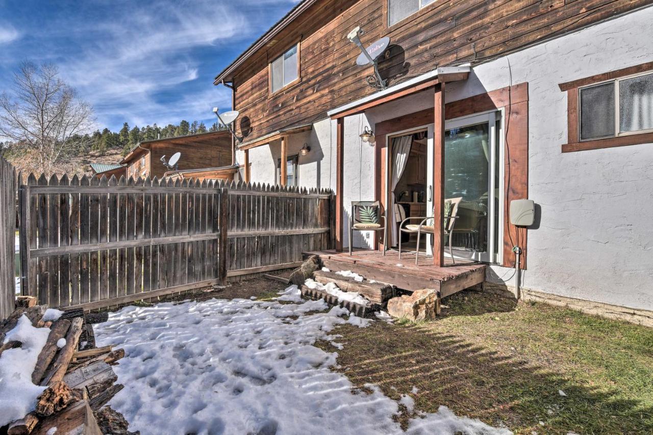 Downtown Red River Retreat With Mtn Views And Yard Eksteriør billede