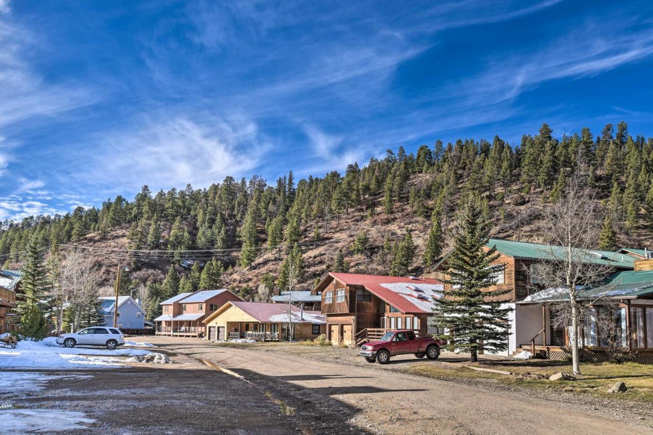 Downtown Red River Retreat With Mtn Views And Yard Eksteriør billede